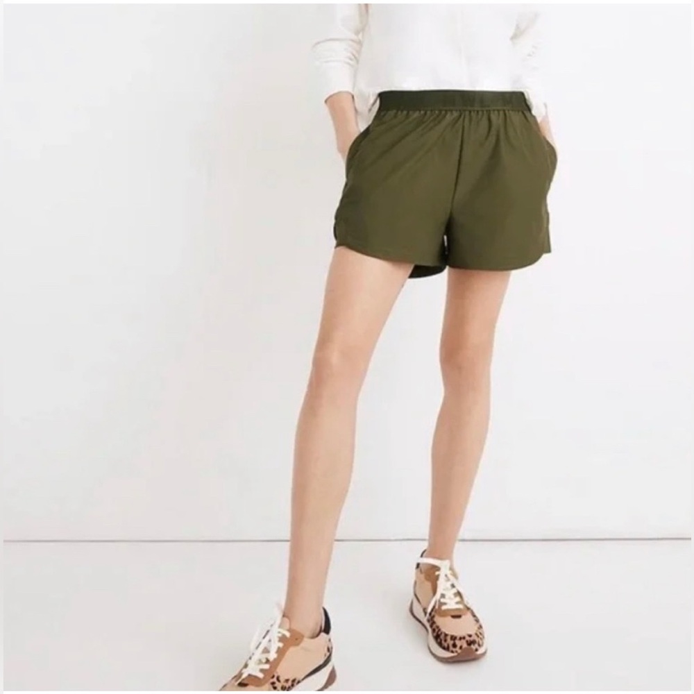 Madewell MWL Always Pull On Olive Green Shorts Sz L MD317